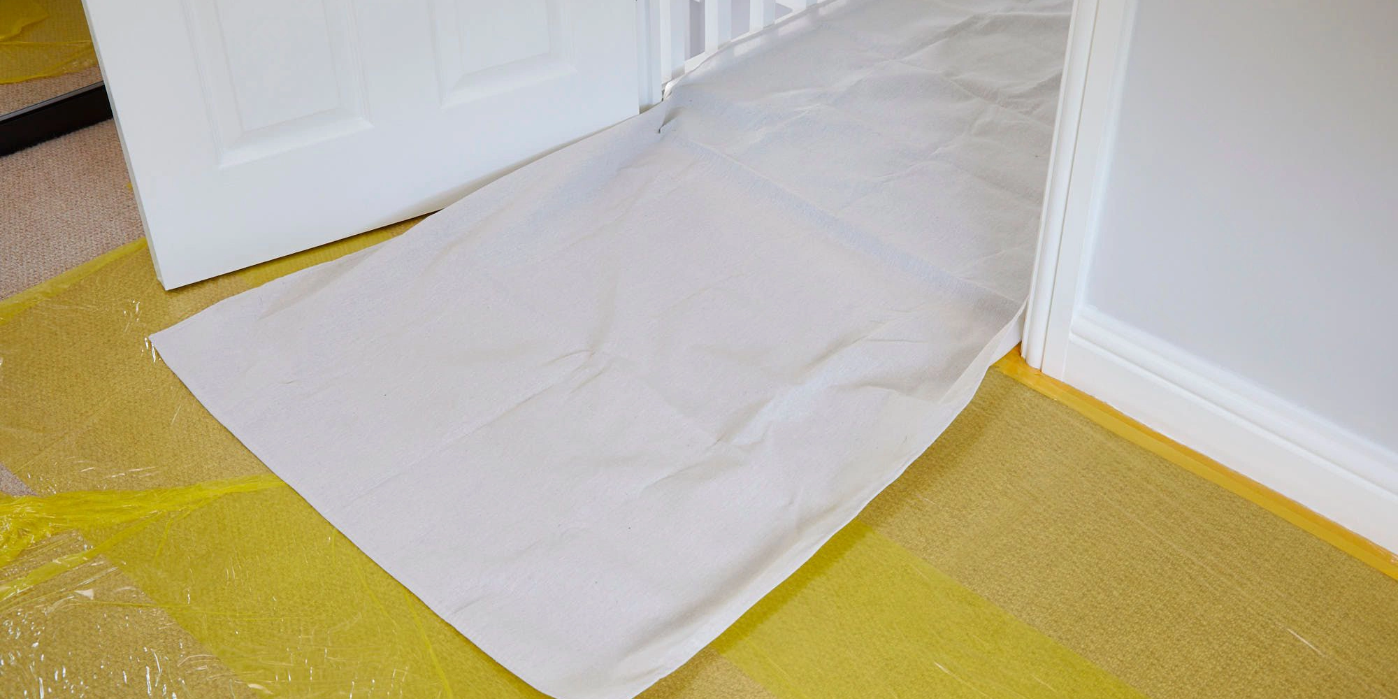 wickes-home-maintenance-how-to-plaster-wall-3.webp