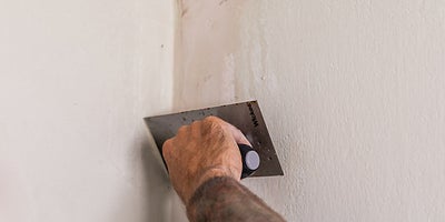 7.How-To-Repair-Walls-Patch-Plaster-7.jpeg