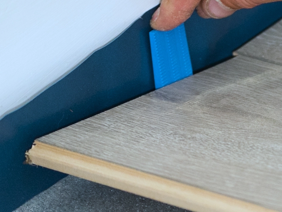 wickes-flooring-how-to-carpet-vinyl-tiles-34.webp