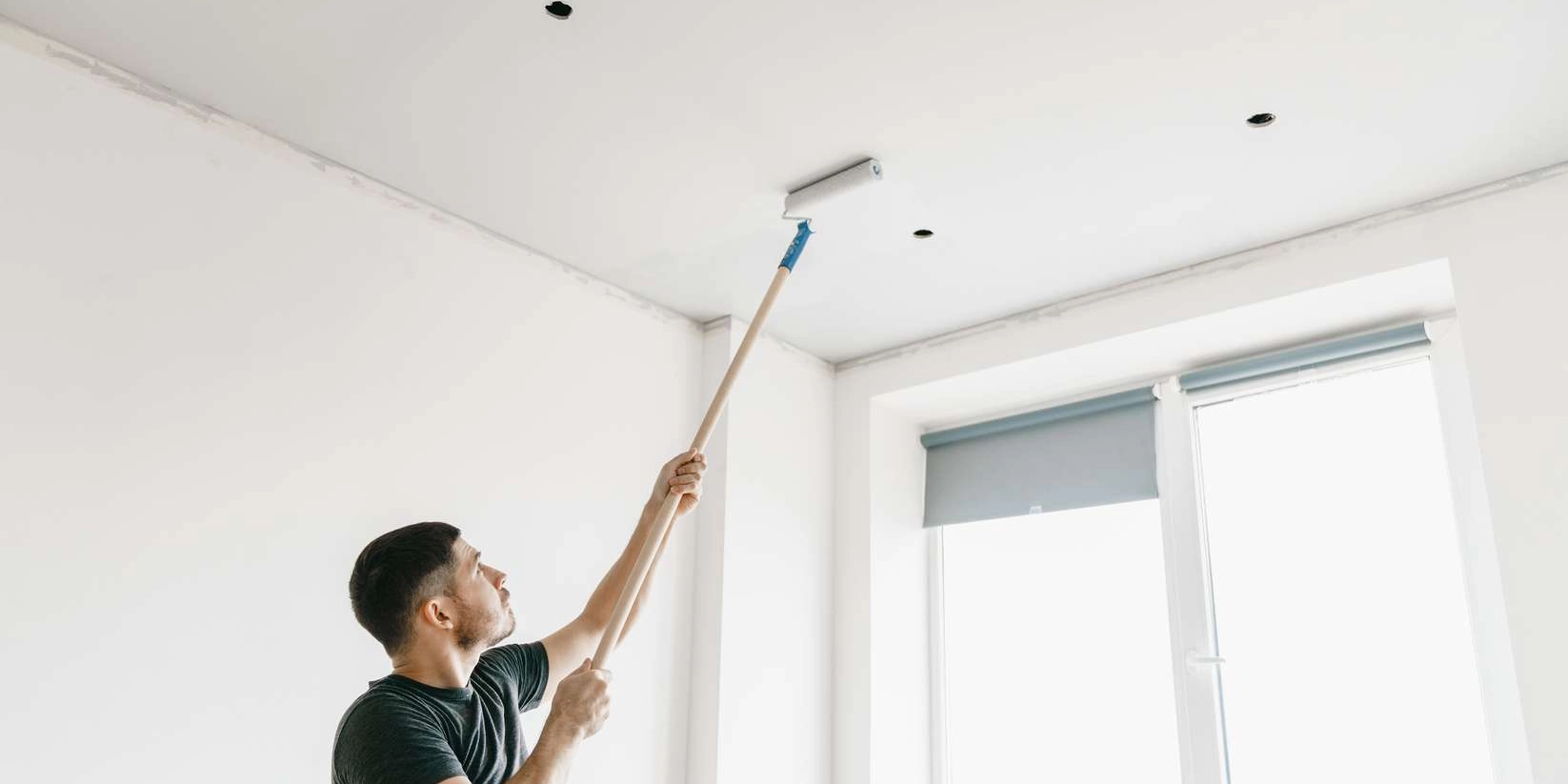 wickes-decorating-painting-ceiling-7.webp