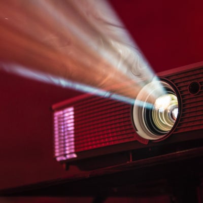 smart_projector_ABC_entertaining_outdoors.jpg