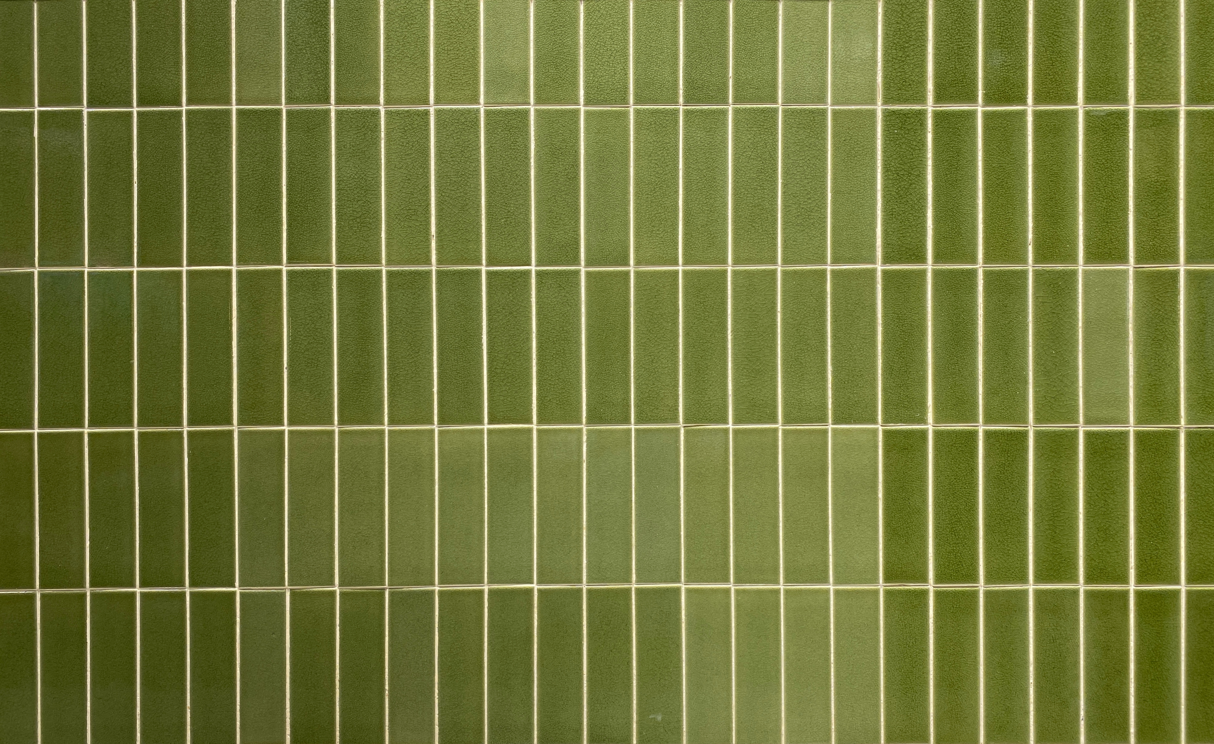 Cleaning porcelain and ceramic tiles