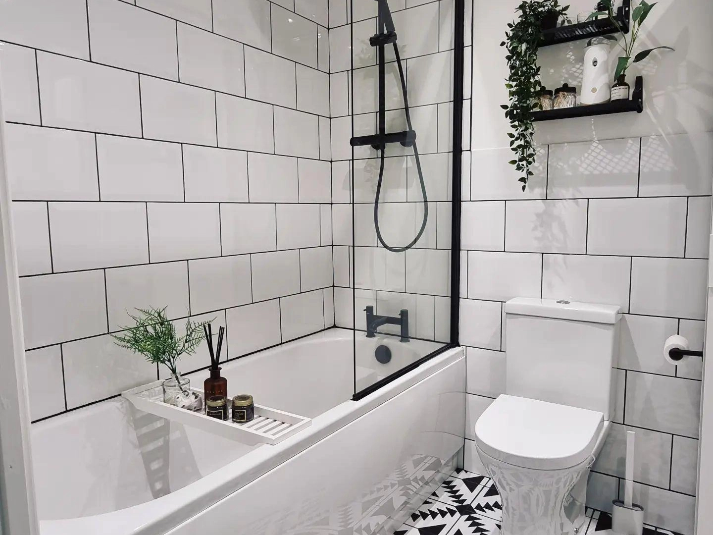 wickes-bathrooms-best-bathroom-tiles-10.webp
