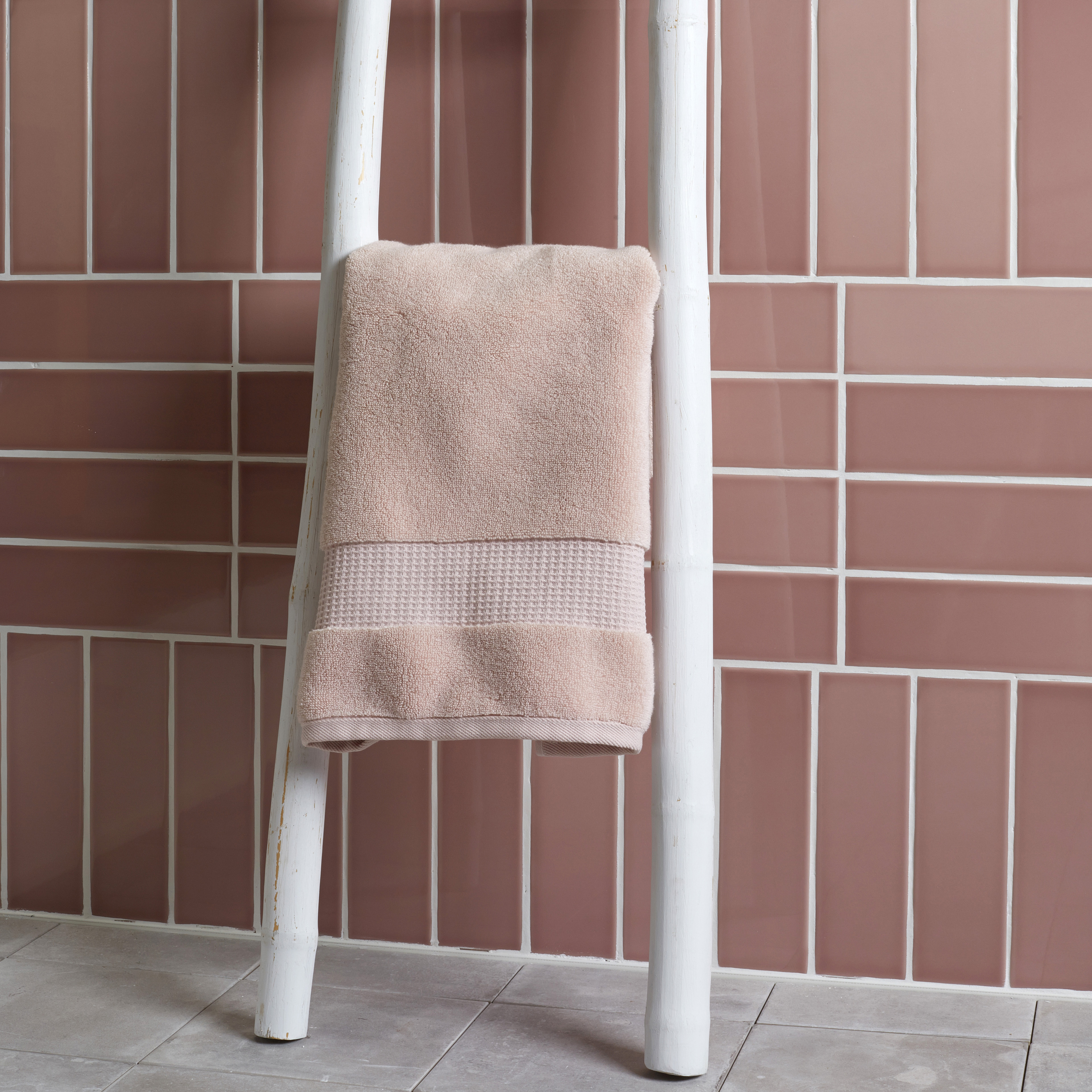 Wickes Boutique Richmond Blossom Pink Gloss Ceramic Wall Tile - 245 x 75mm