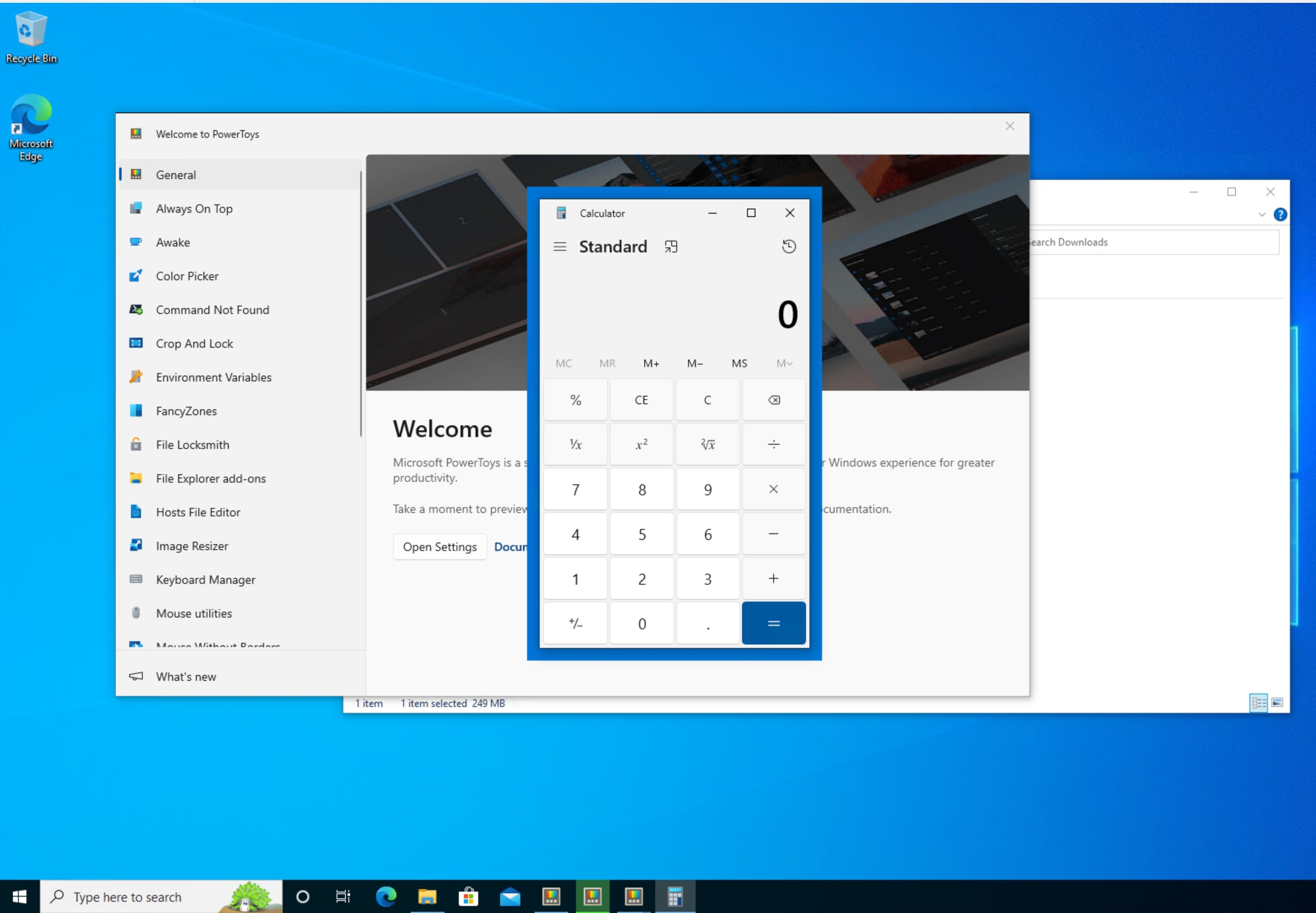 The window using the Always on Top tool is surrounded by a thick blue border