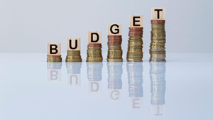coins stacked in columns increasing in size coins stacked in columns increasing in size