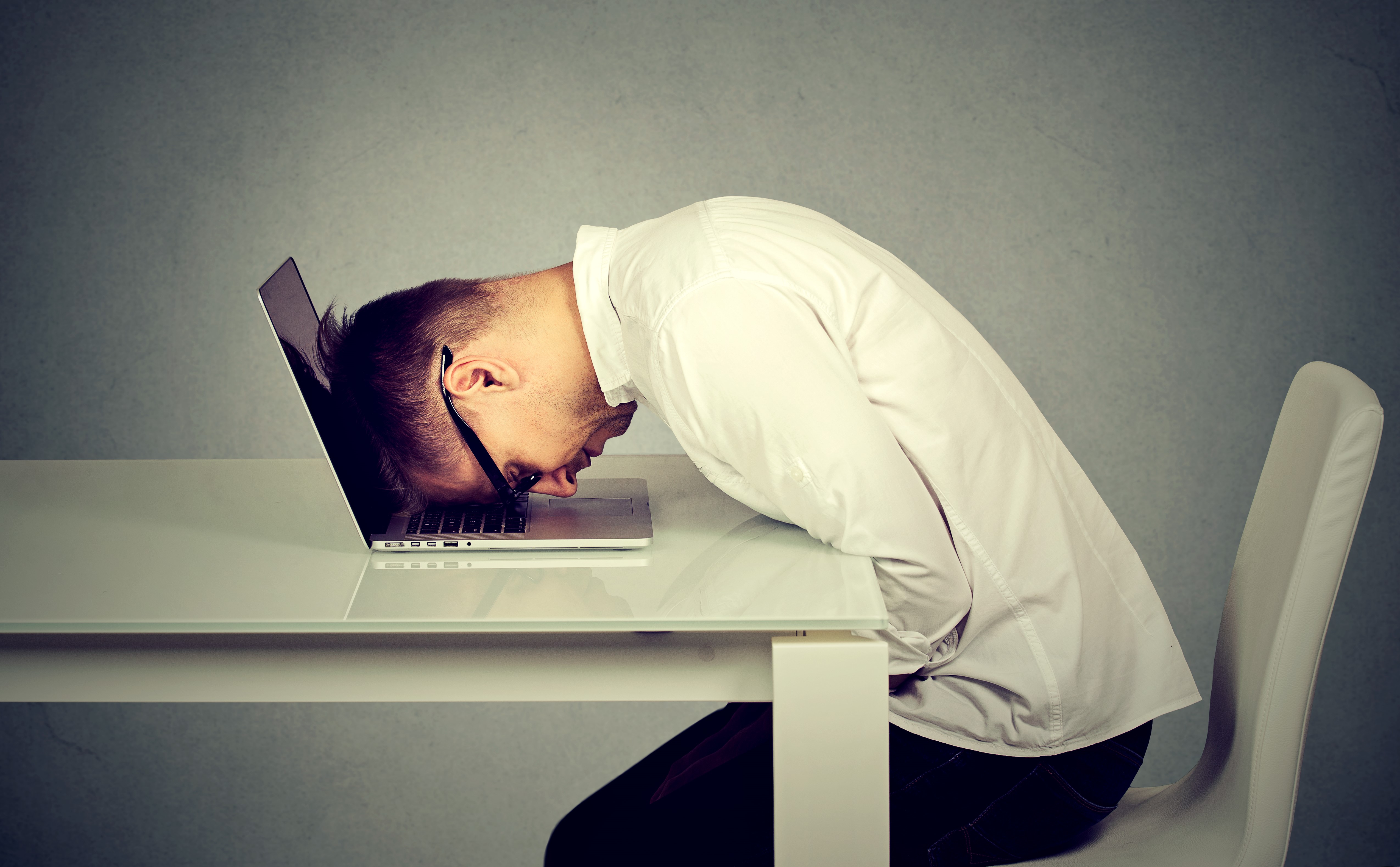 video conferencing fatigue or zoom fatigue worker