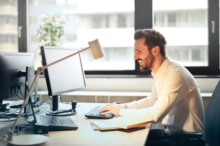 IT pro working IT pro working