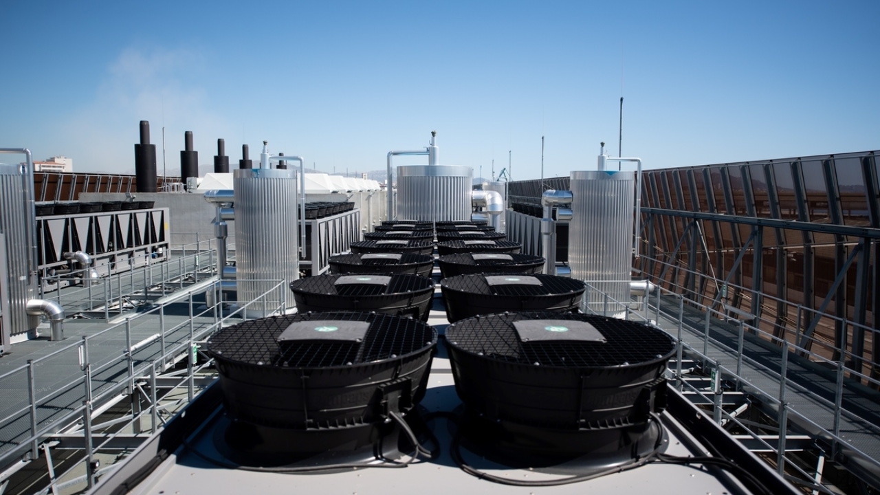 Data center cooling unit on roof Data center cooling unit on roof