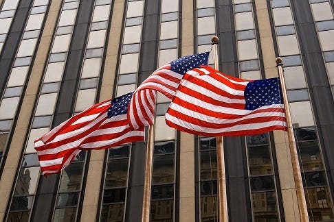Three_American_Flags.jpg