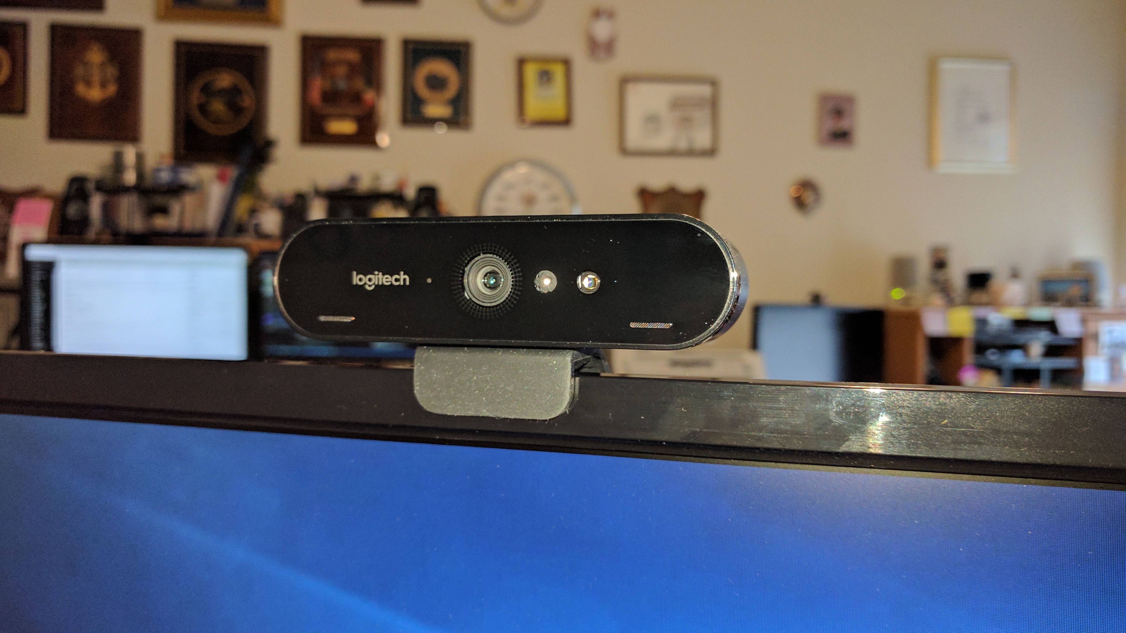 Unboxing the Logitech BRIO 4K Pro Webcam