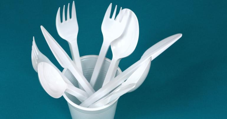 The Future of Plastic Cutlery: Bioplastics vs Plastic