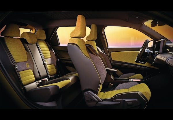 Renault-5-E-Tech-interior.jpeg Renault-5-E-Tech-interior.jpeg