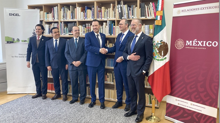 Engel and Mexico officials