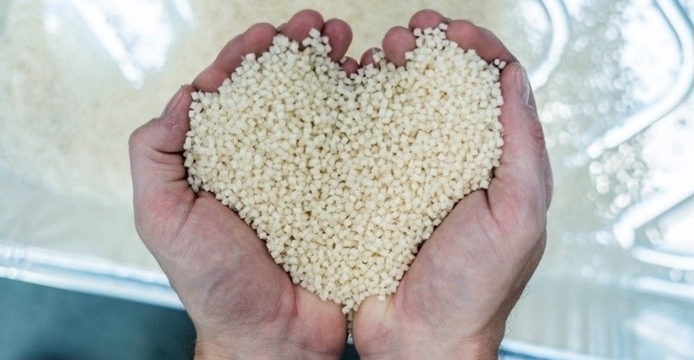 plastic resin in form of heart