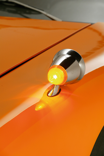 covestro-plastic-car-turn-signal-350_0.j