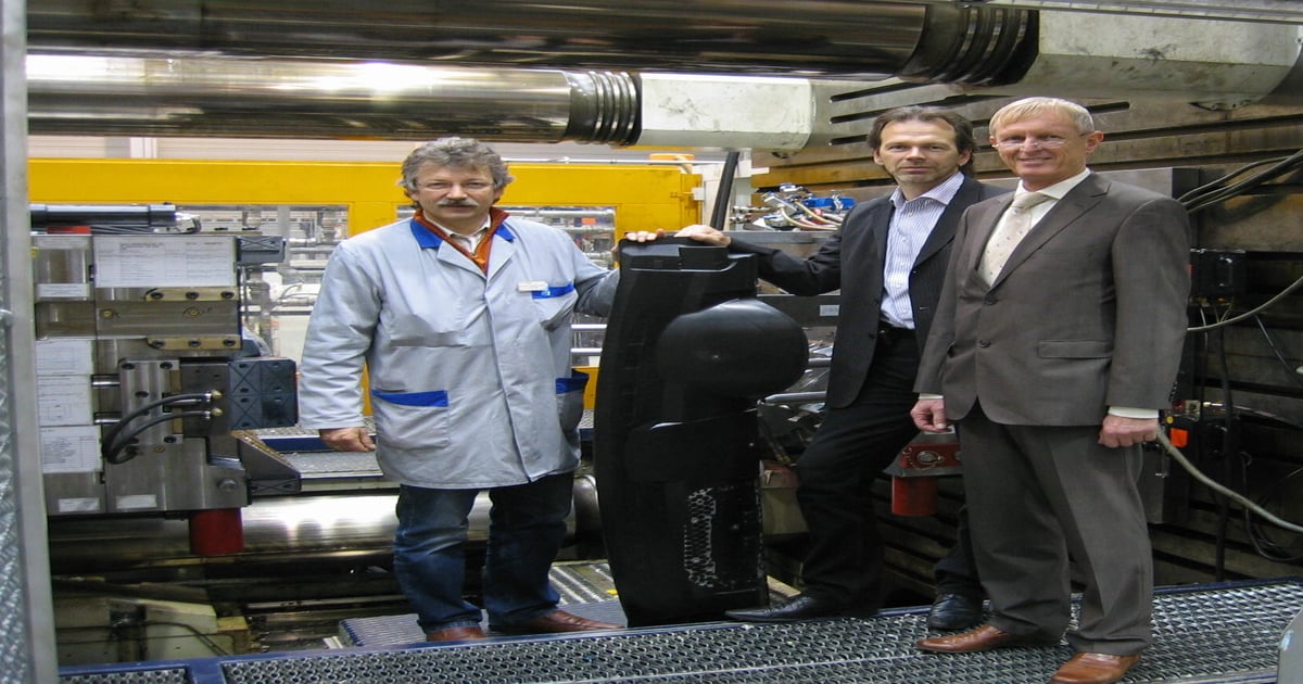 Microcellular bubbles, massive machine; MuCell deployed on 5400-tonne