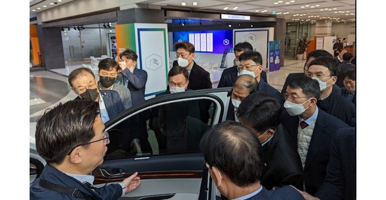 Hyundai execs admire Palisade concept SUV
