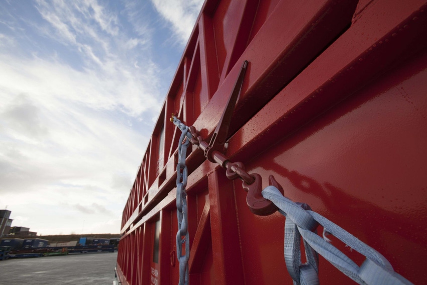 DSM’s Dyneema replaces steel in heavy-duty chains for lashing cargo
