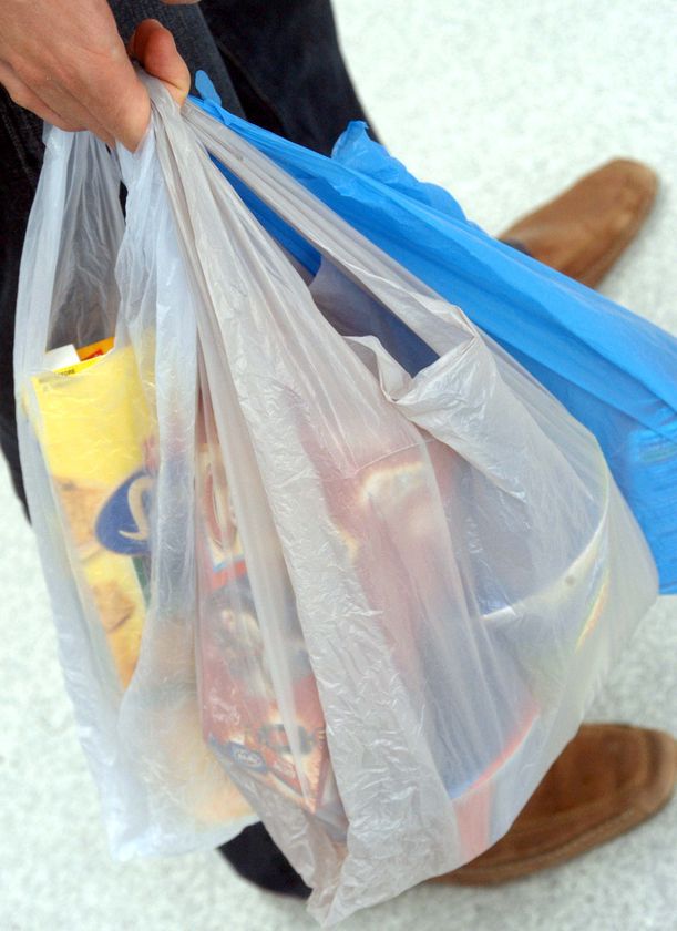 Decrease in lightweight plastic bags continued in 2021 - Eurostat