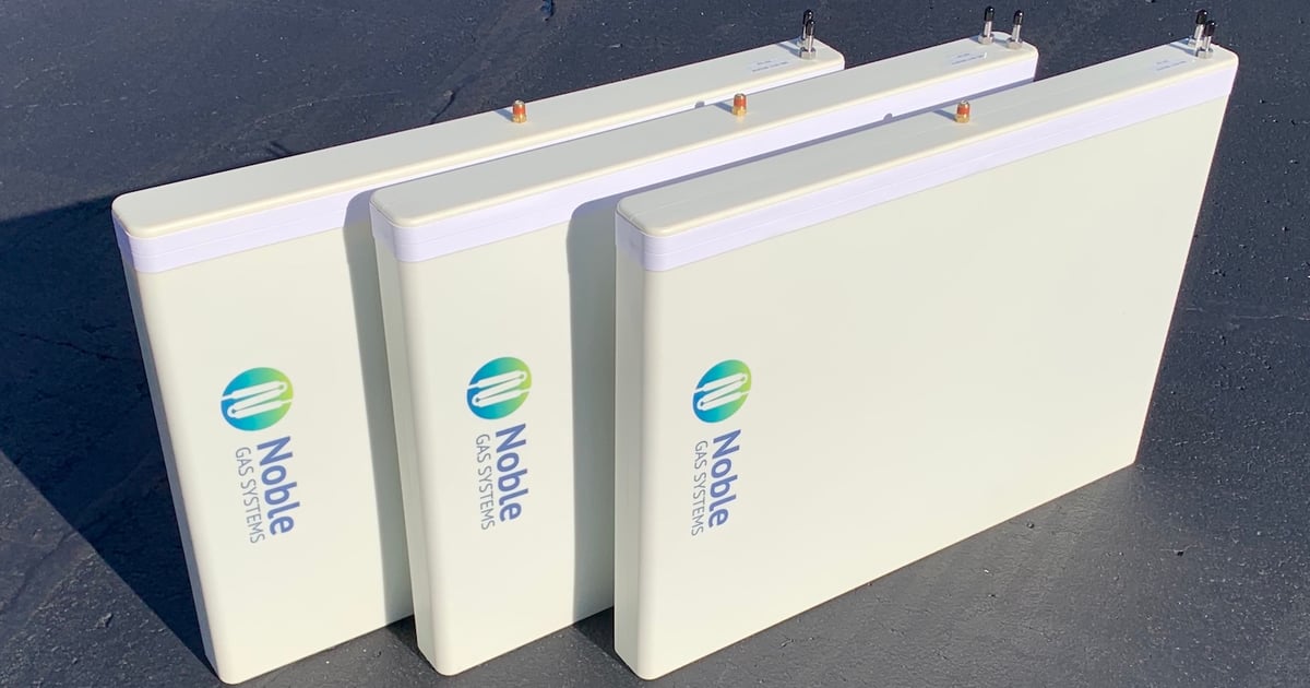 Conformable gas storage system is lightweight, space-efficient package