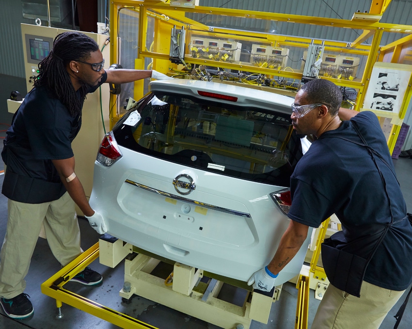 All-plastic liftgate 30% lighter than steel counterpart