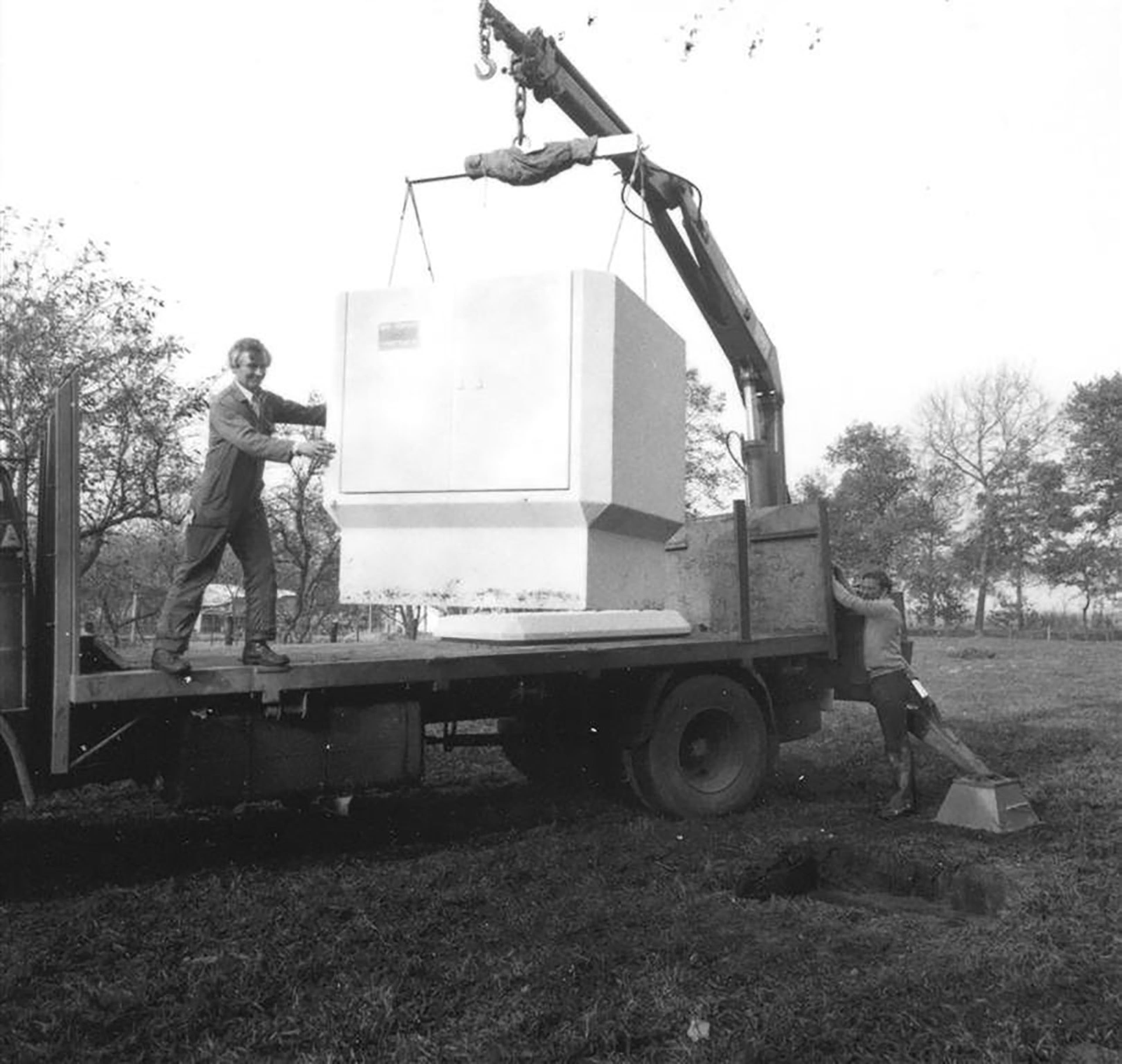 1976 delivery of first concrete compact station2.jpg