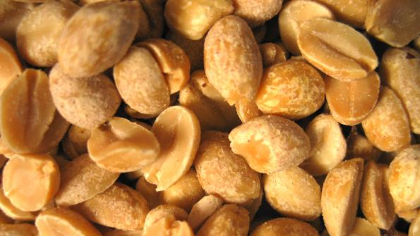 Adding peanuts to meals benefits vascular health