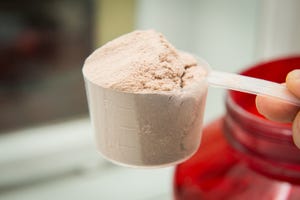 How can retailers know if plant protein powders are safe from heavy metals?