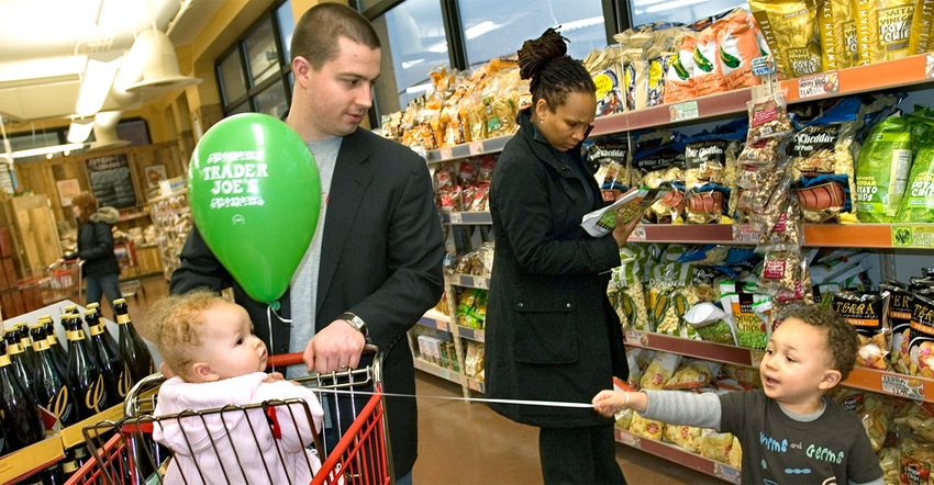 Family shopping for healthy snacks