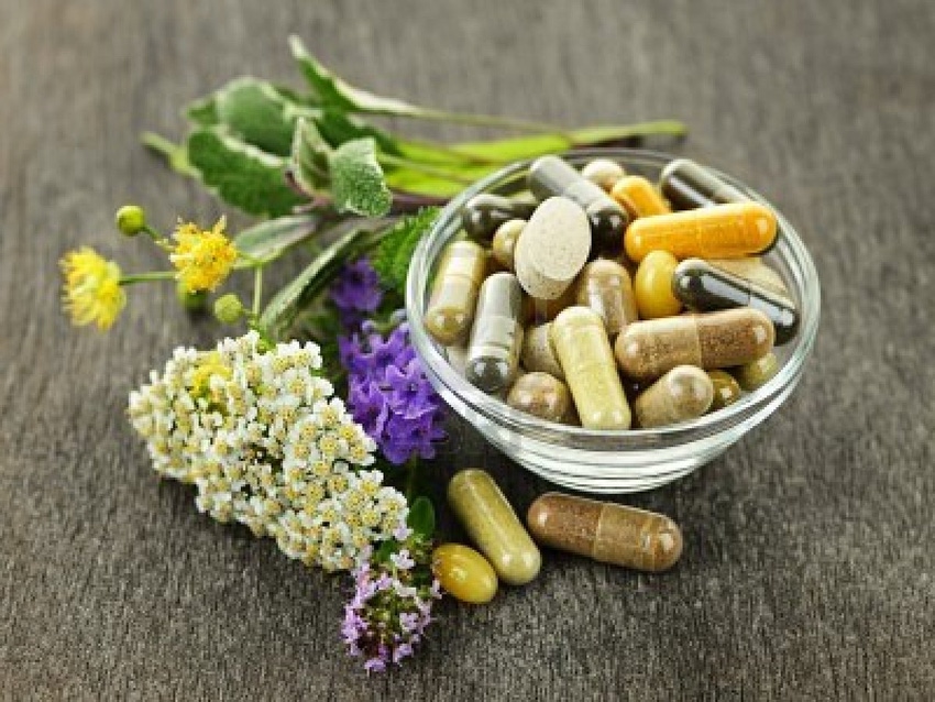 Cancer doctors don't discuss herbs, supplements with patients