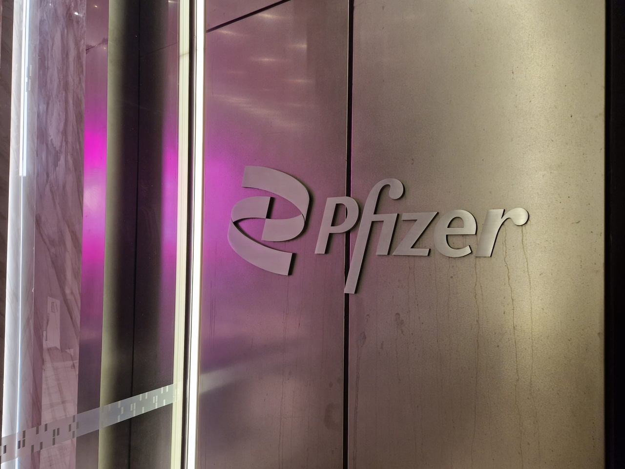 Pfizer inks $411m biosimilar contract in busy week for Samsung Bio