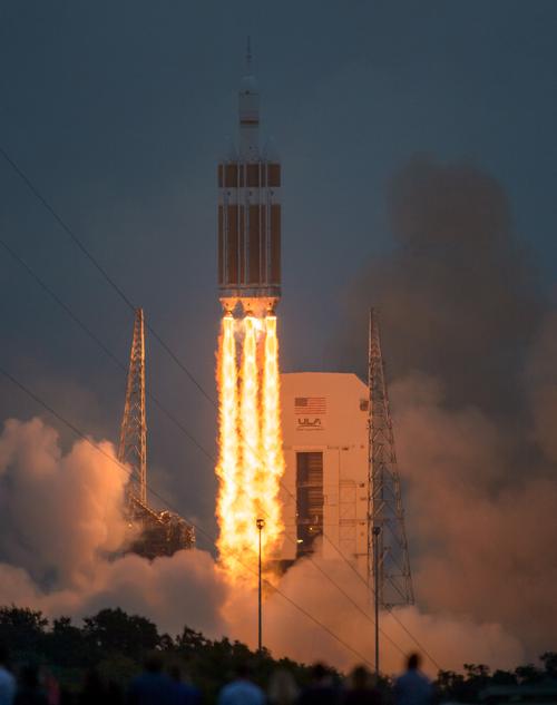 01-NASA-Orion-liftoff.jpg