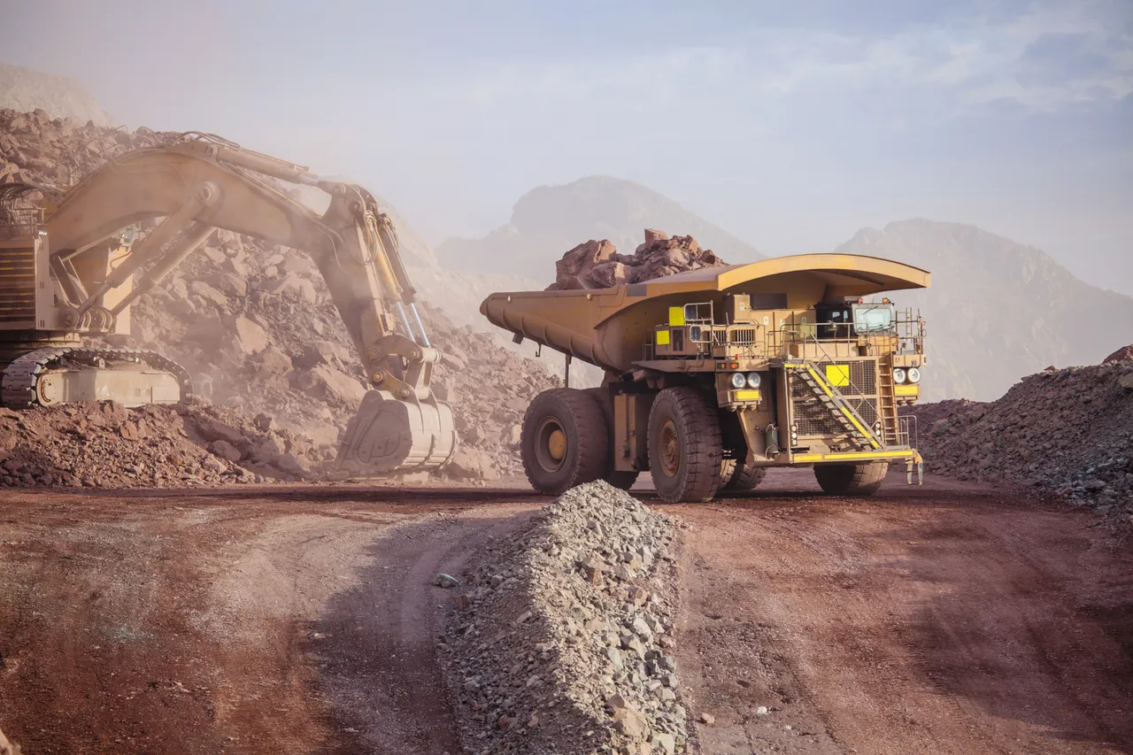 Trump's Copper Tariffs: Impact on U.S. Industry & Global Markets in 2025