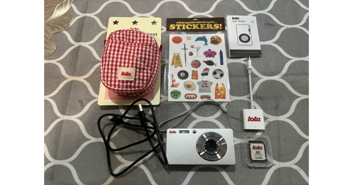 Can Retro Digital Cameras Win Over Gen Z for Social Media?