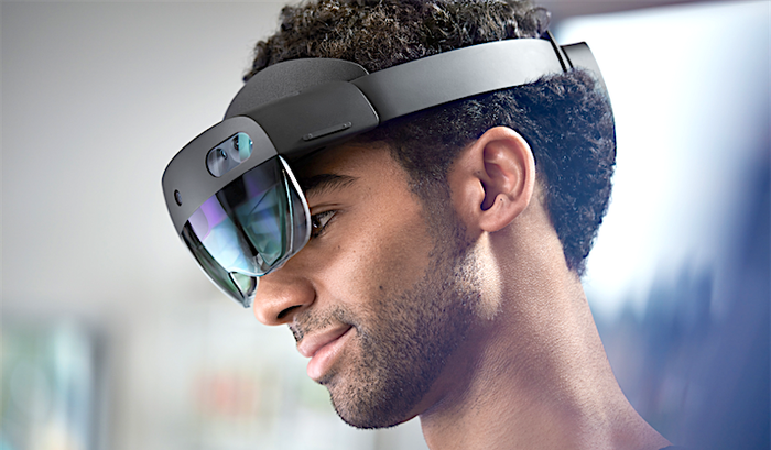 Hololens-2-lifestyle-imagery-male-1024x683.png