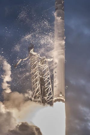 SpaceX Reveals 3D-Printed Rocket Engine Parts