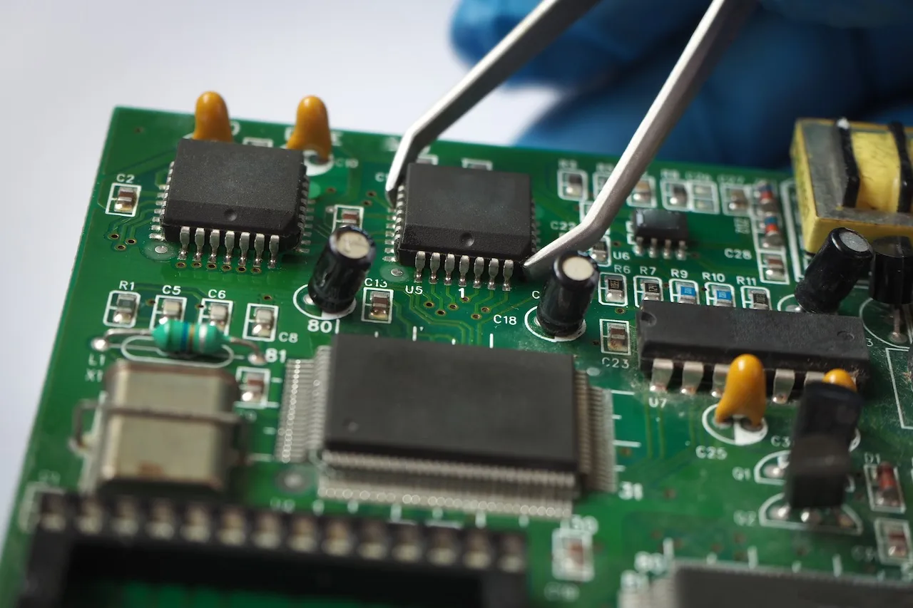 Cool Stores for Electronics Geeks