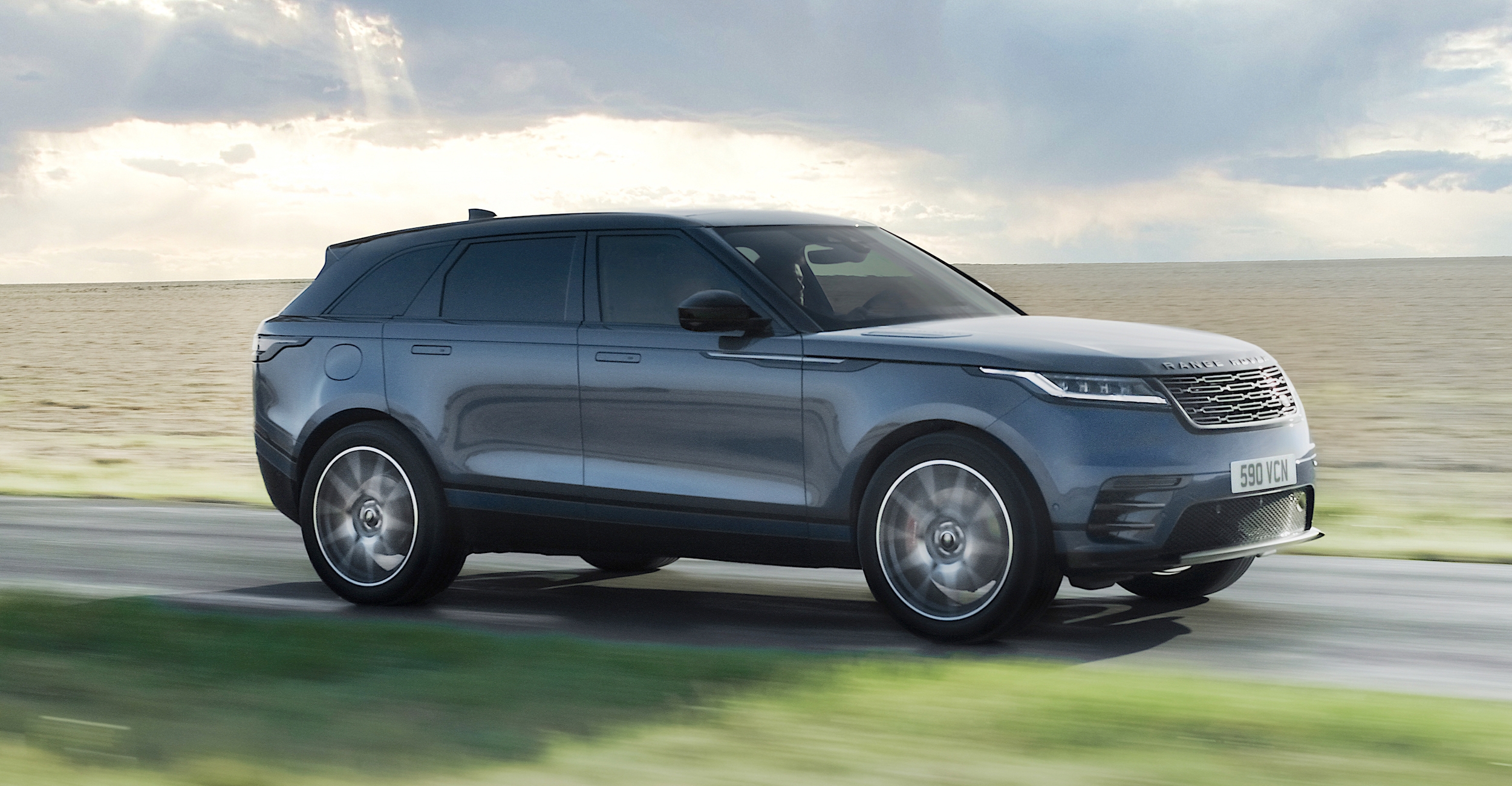 LAND ROVER ACCESSORIES - Range Rover Sport - INTERIOR - FUNCTION &  TECHNOLOGY - Dash Cam