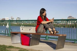 Solar-Powered Smart Bench Charges Phones, Connects to WiFi
