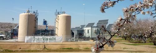 Giant Flow Battery Connects Solar to the Grid