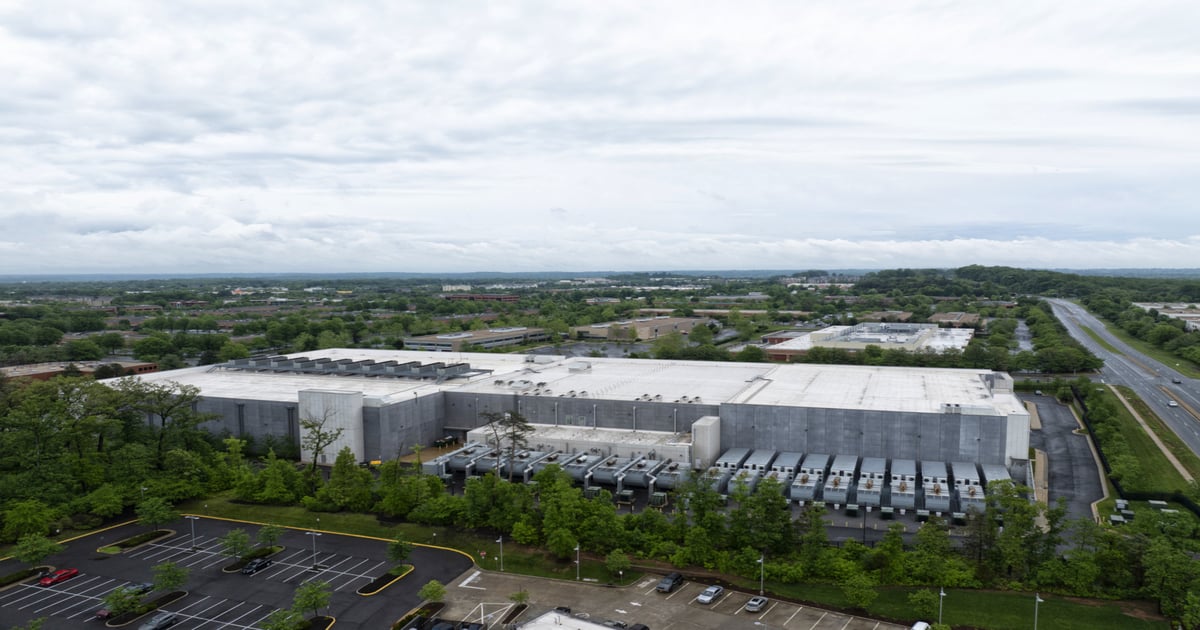 AI Data Centers Grapple with Energy Issues, Community Pressure