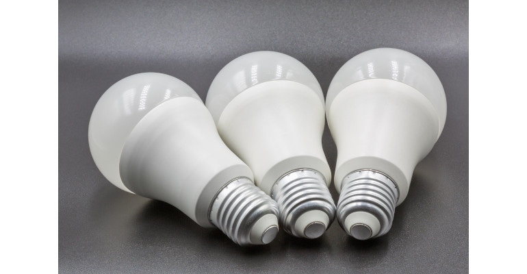 LED-light-bulb-GettyImages-1471313040-2.jpg