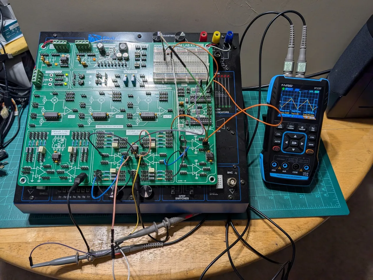 Function Generator Programable Analog Circuits & AI, Part 4: A Digitally Controlled Oscillator