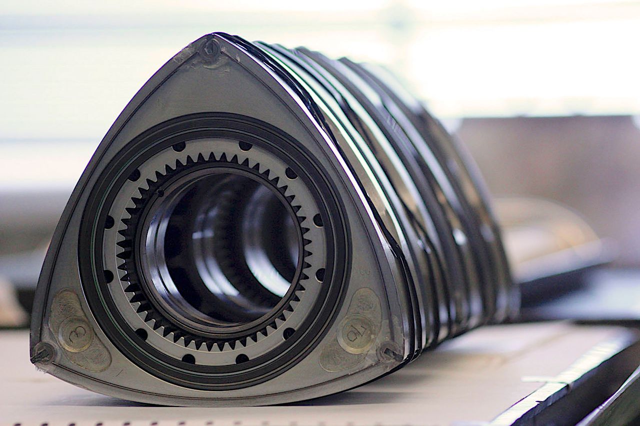 Engine Turning Rotor Tech Tidbit: The 3 Sides of the Rotary Engine's Silky Smooth Operation