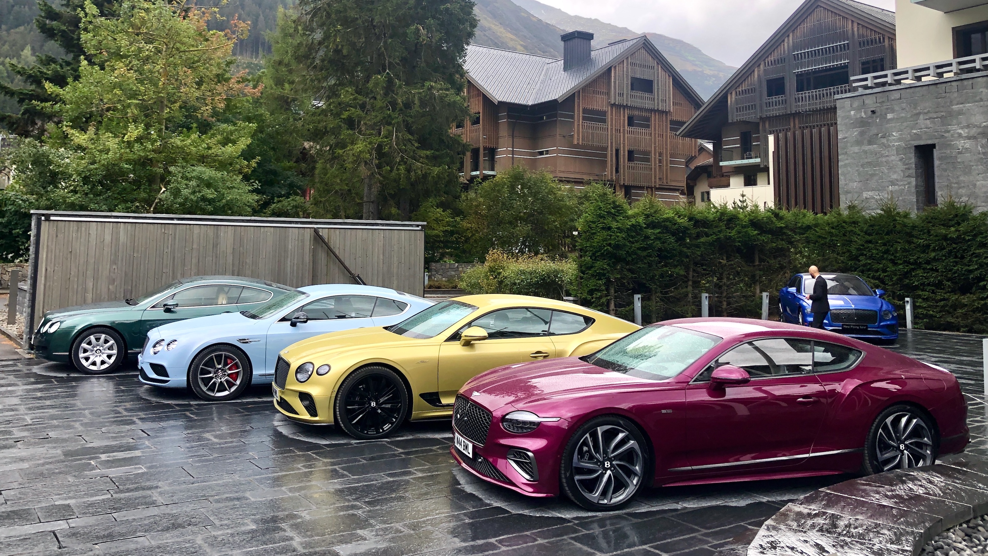 Electrifying Drive in the 771-HP Hybrid-Electric 2025 Bentley