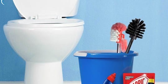 Cara mendisinfeksi kamar mandi & toilet