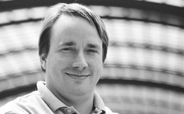Linux creator Linus Torvalds has come back into the GNOME 3 fold