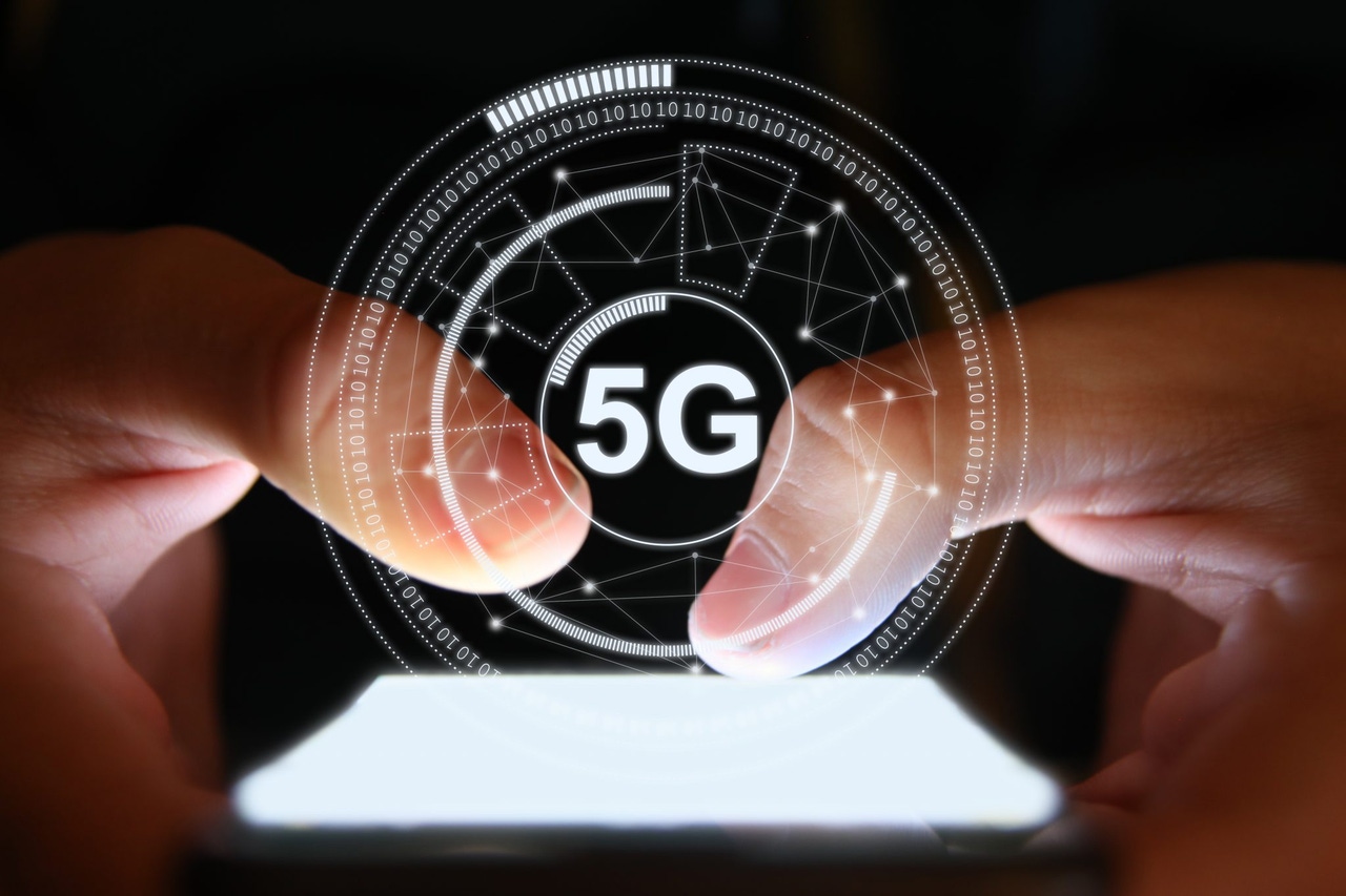 5G mobile phone network security connection internet communication