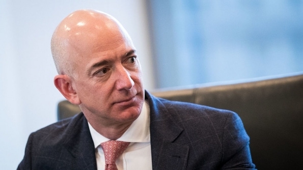 Bezos Surpasses Gates as World's Richest Ahead of Amazon Results